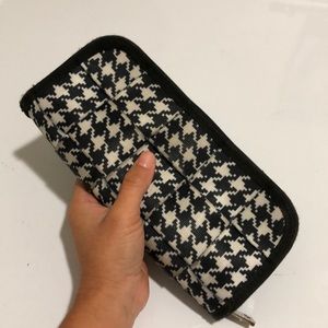 Houndstooth Harvey’s Seatbelt Wallet/Clutch